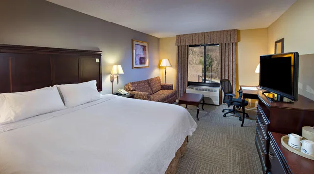 استوديو بسرير كينج، Hampton Inn Bennington 2/2