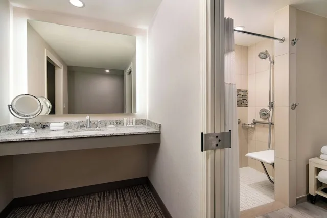 room, 2 double beds, resort view, Marriott Coronado Island Resort Spa 4/4