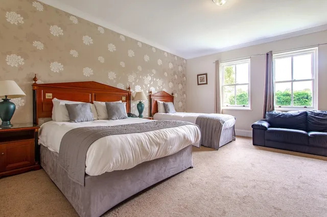 Manor, Premium, Double Bed، Woodlands Manor 7/10