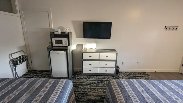 غرفة ديلوكس بسريرين كوين، High Desert Inn 3/7
