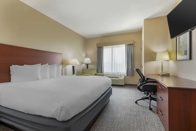 غرفة قياسية بسرير كينج لذوي الإعاقة، Best Western Franklin Town Center Hotel & Suites 4/6