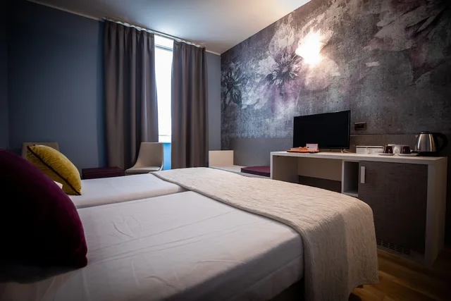 غرفة ديلوكس رباعية بسرير مزدوج وسريرين منفصلين، Hotel Palazzo Lovera 3/8