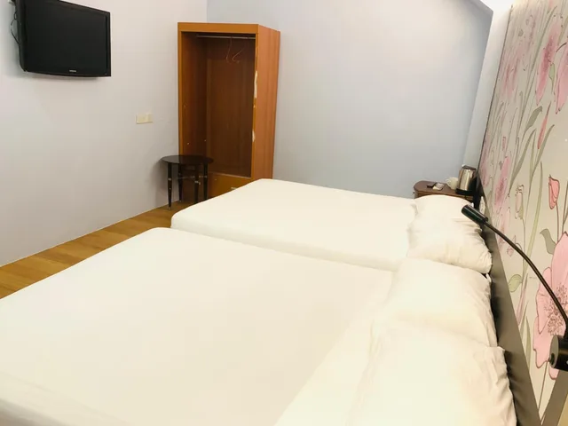 غرفة رباعية بسريرين مزدوجين، REGIN HOTEL 4/5