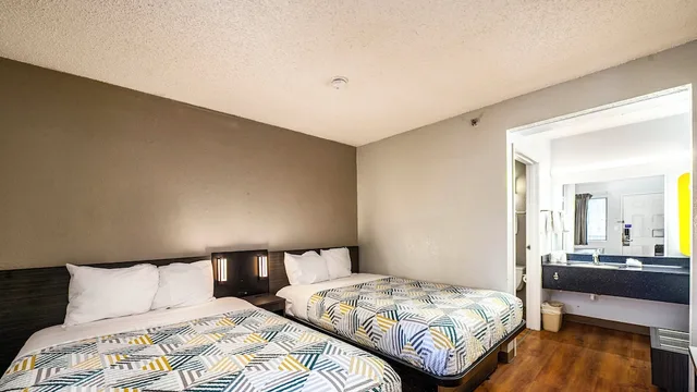 غرفة ديلوكس بسريرين مزدوجين لذوي الإعاقة، Motel6 Wethersfield, CT - Hartford 4/10