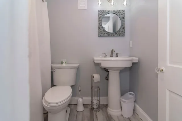 Room, Futon Bed, King Bed, Private Bathroom, South Wing، The Inn at Ocean Grove 4/4