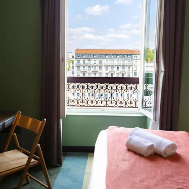 غرفة عائلية بسريرين مزدوجين وسرير كينج، Greet hotel Lyon Confluence 10/10