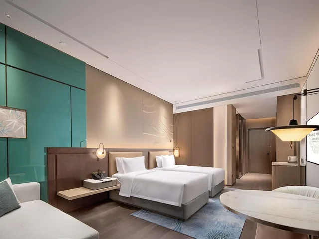Executive, Twin Beds, Grand Mercure Chengdu East 3/5