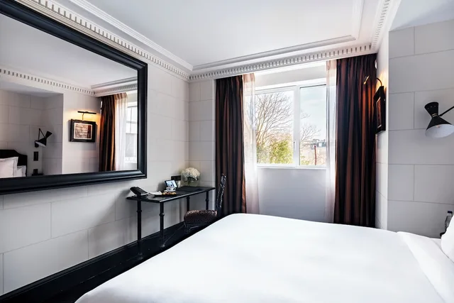 غرفة بسرير كينج بإطلالة على الحديقة، Hotel De Berri Champs-Elysees, A Luxury Collection Hotel, Paris 1/7