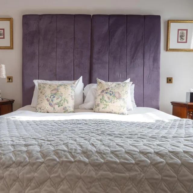 Deluxe, King Bed, Waterton Park Hotel 2/6