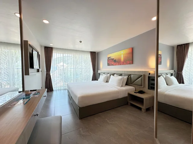 Standard, King Bed, Clarian Hotel Beach Patong 10/10