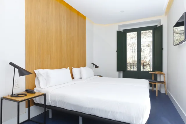 غرفة قياسية بسرير مزدوج أو سريرين منفصلين، HOSTAL BUELTA 3/10