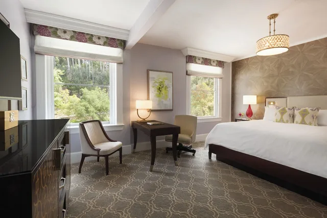 Deluxe, King Bed, Bay View, Accessible، Claremont Resort & Club 1/3