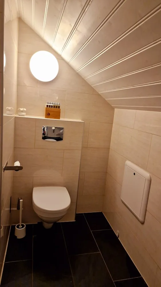 غرفة عائلية رباعية بسرير كوين وسريرين منفصلين، Store Ringheim Hotell and Restaurant 3/3