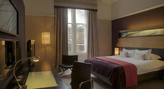 Roomy، The Hoxton Edinburgh 1/3