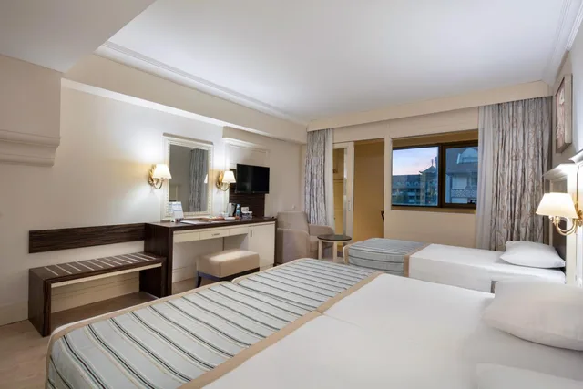 Standard, Double Bed, Side Sea View، Aydinbey Kings Palace Spa and Resort Hotel 9/10