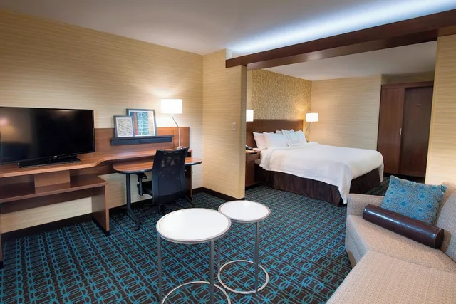 جناح بسرير كينج مع أريكة، Fairfield Inn Suites Scottsbluff 2/3