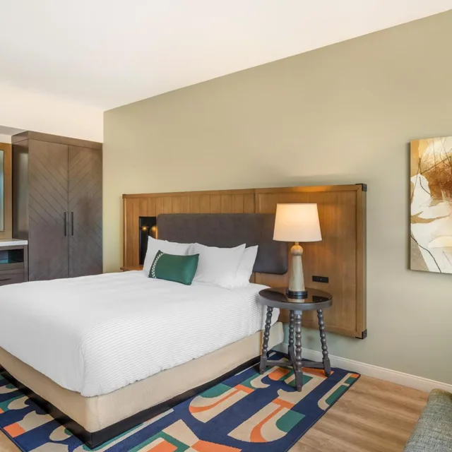Superior, King Bed, Pool View, Cambria Hotel Templeton - Paso Robles 3/5
