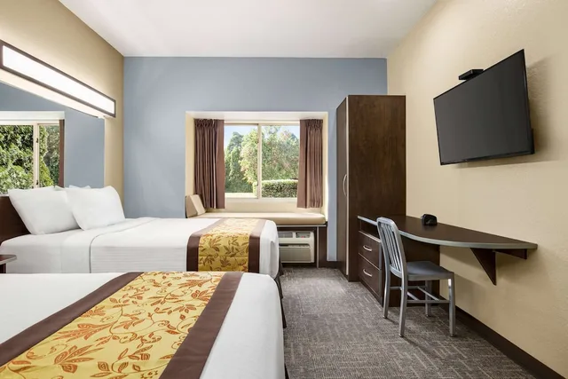 Room, 2 Queen Beds, Microtel Inn & Suites by Wyndham Woodstock/Atlanta North 2/3
