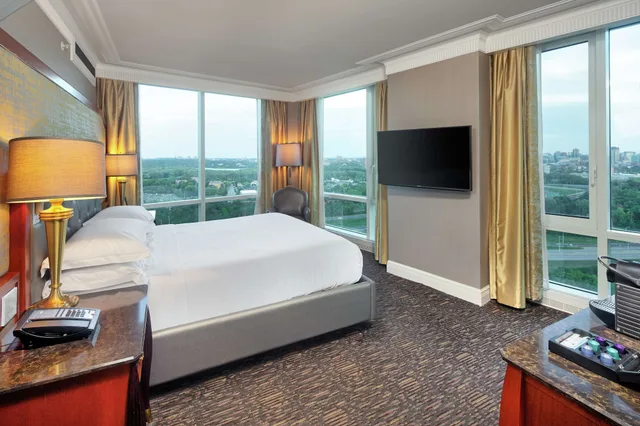 جناح مع دخول الصالة، Hilton Lac Leamy 2/4