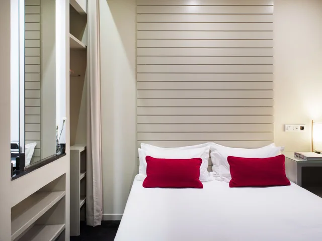 Urban, Executive, King Bed، Miro Hotel 2/4