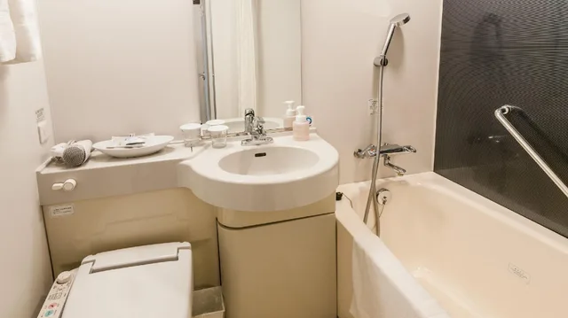 غرفة قياسية ثلاثية بسريرين منفصلين للمدخنين، Richmond Hotel Fukuoka Tenjin 2/2