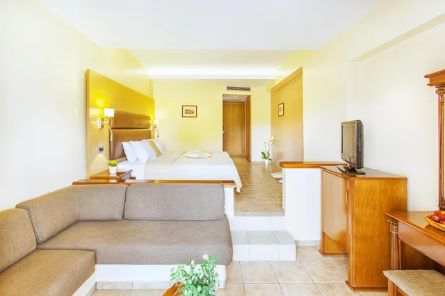 غرفة كلاسيكية بشرفة، Hotel Europa Olympia 6/7