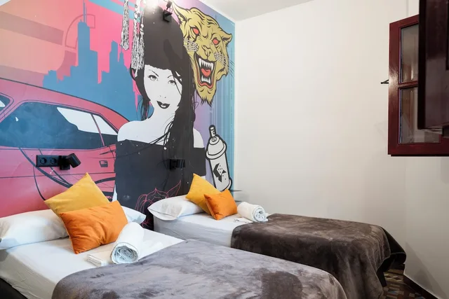 غرفة بسريرين منفصلين بحمام مشترك، Home Youth Hostel 7/8