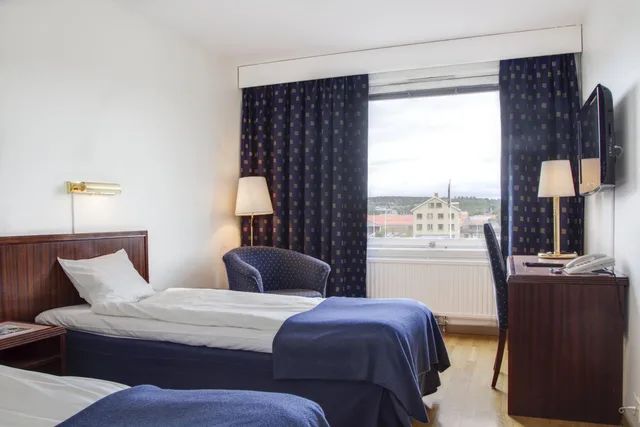 غرفة قياسية بسريرين منفصلين، First Hotel Stadt Harnosand 1/5