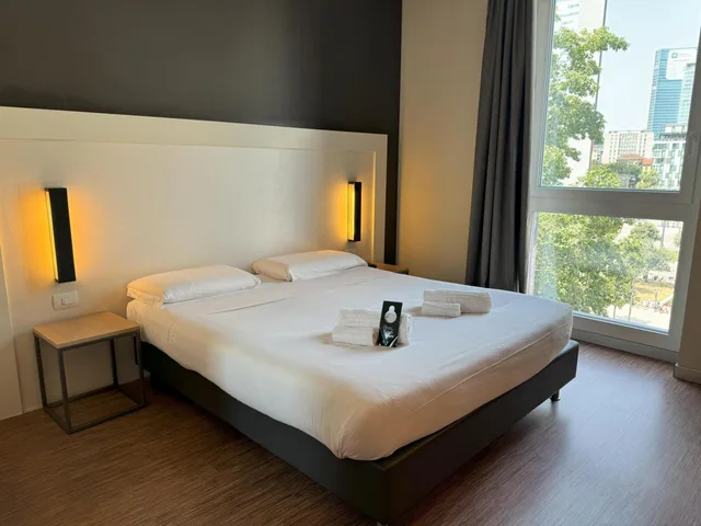 غرفة بسرير مزدوج، B&B Hotel Milano Aosta 3/10