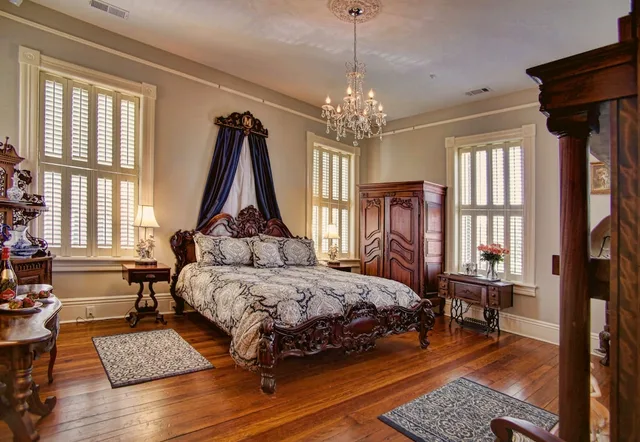 Montgomery, King Bed، Mcmillan Inn 2/4