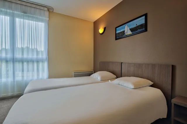 شقة بسريرين منفصلين بغرفتي نوم مع أريكة، Hotel Residence Zenitude Magny Les Hameaux Versailles 2/10