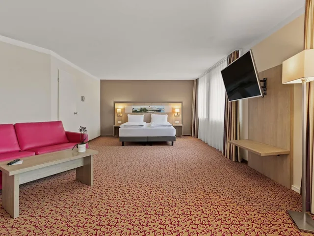 غرفة بريفيليج بسرير مزدوج مع أريكة، Mercure Hotel Hamburg Am Volkspark 9/10