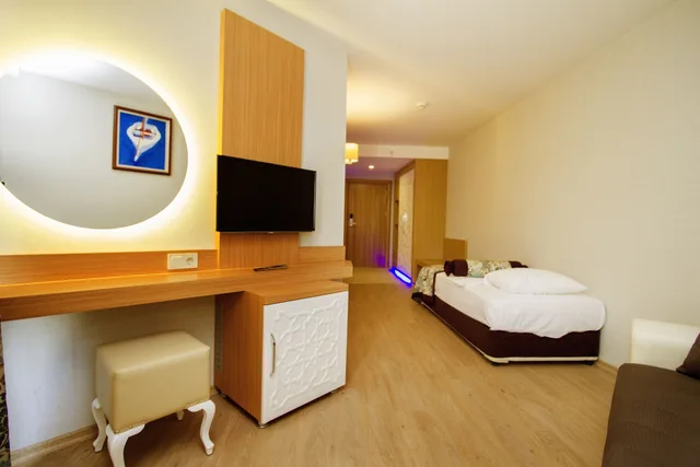 جناح عائلي بثلاثة أسرّة مع أريكة، Blue Wave Suite Hotel - All Inclusive 6/10