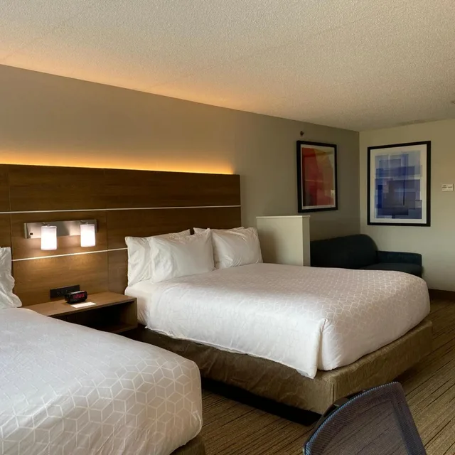 Suite, Queen Bed, Sofa, Holiday Inn Express Suites Somerset Central 1/10
