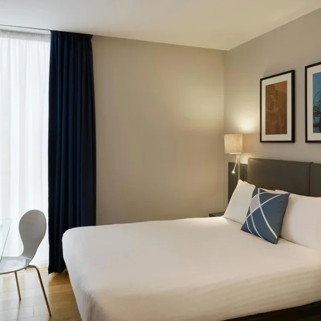 Efficiency, Double Bed، Four Points Flex by Sheraton Cardiff 1/9