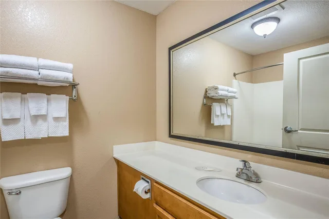 Efficiency, Suite, King Bed، MainStay Suites Port Saint Joe South 3/3