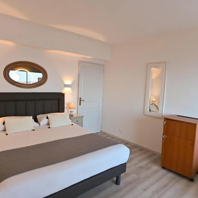 جناح جونيور بإطلالة على البحر، Hôtel Le Catalan Restaurant Le Miradou 4/6