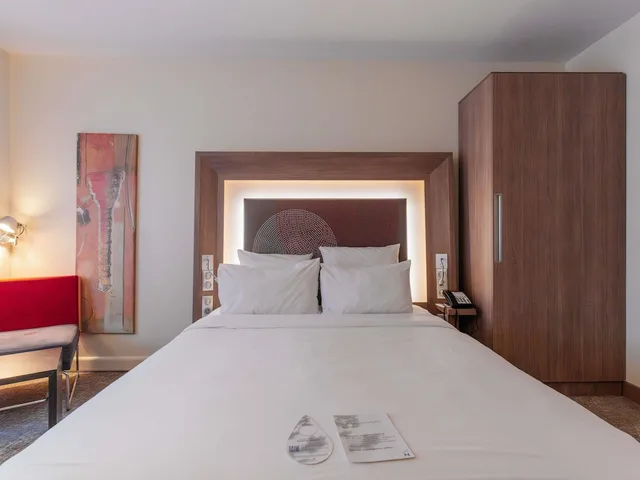 Superior, Queen Bed, Accessible, Novotel Istanbul Bosphorus Hotel 9/10