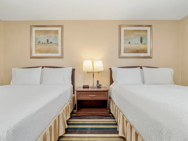 غرفة بسريرين كوين، Holiday Inn Conference Ctr Edmonton South 1/2