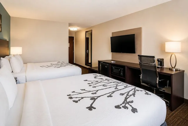 غرفة قياسية بسريرين كوين، Sleep Inn & Suites Houston Westchase - Little Saigon 5/10