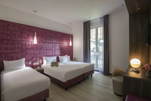 Room, Triple, 3 Beds, Golden Tulip Cannes de Paris 7/10