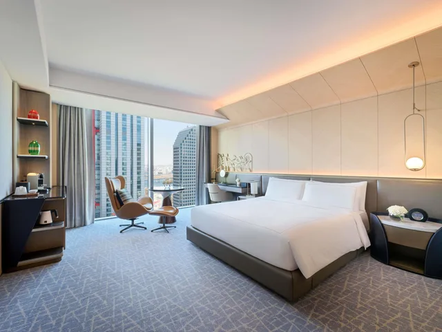 غرفة ديلوكس بسرير مزدوج بإطلالة، Fairmont Ambassador Seoul 1/4