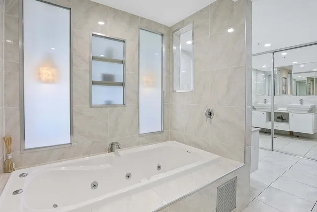 شقة سوبيريور بسريرين كوين وسريرين منفصلين بإطلالة على المرسى بـ3 غرف نوم، De Ville Apartments 6/9