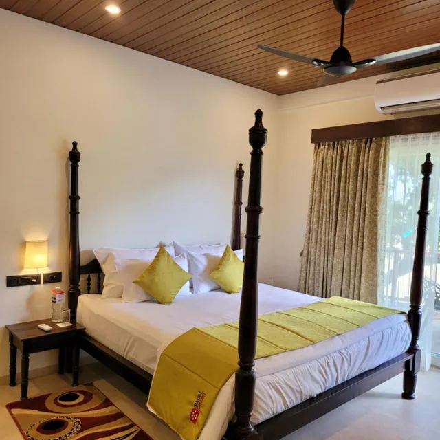 Studio, King Bed, Mastiff Grand La Villae Resort, Lonavala 3/6