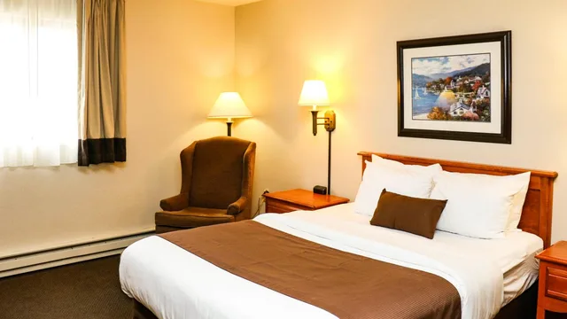 1 Queen Bed - Mob Acc RI Shwr Nsmk Micfridg، Motel6 Minot, ND 4/10