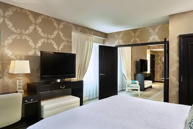 جناح بسرير كينج بغرفة نوم واحدة، The Nines A Luxury Collection Hotel Portland 1/3