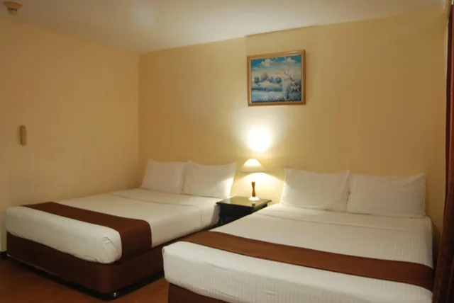 Room, Triple, Golden Peak Hotel and Suites powered by Cocotel 4/10