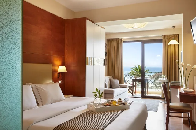 غرفة سوبيريور بسرير كوين بإطلالة على الحديقة، Anthemus Sea Beach Hotel And Spa 1/9