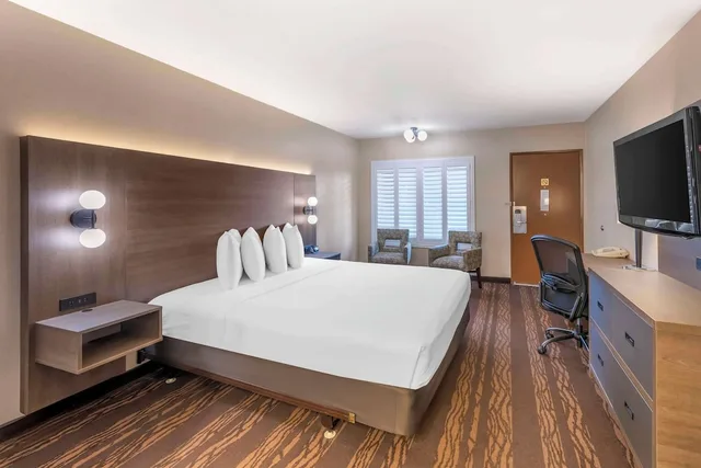 غرفة قياسية بسرير كينج لذوي الإعاقة، Best Western Plus Stovall's Inn 6/10