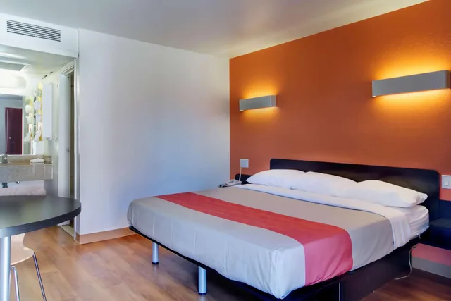 1 Queen Bed - Micfridge, Smoking، Motel6 Capitol Heights, MD - Washington 4/7